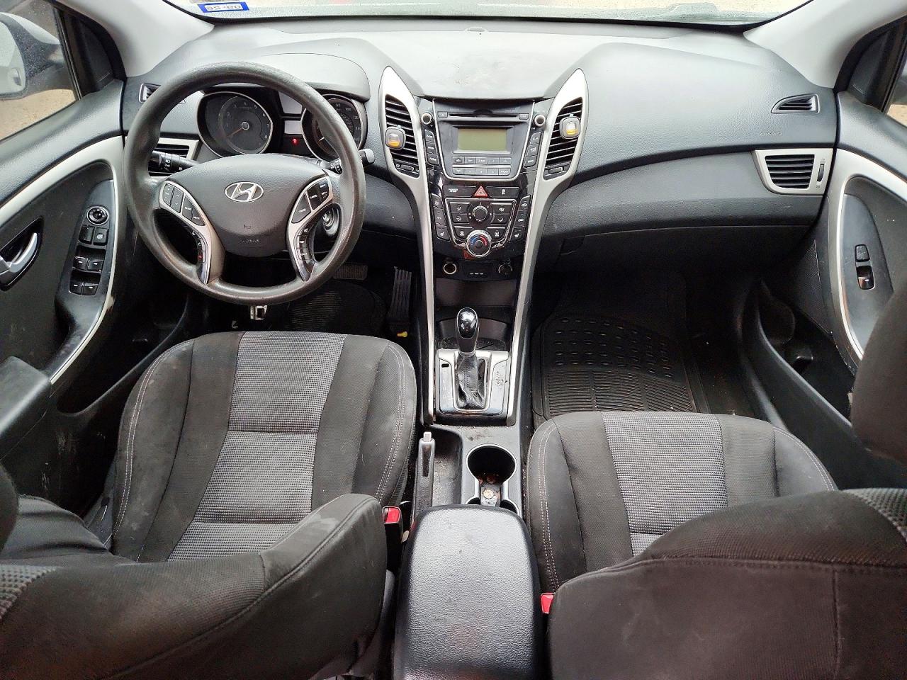 Hyundai ELANTRA Base