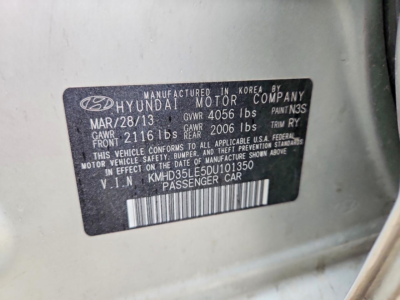 Hyundai ELANTRA Base