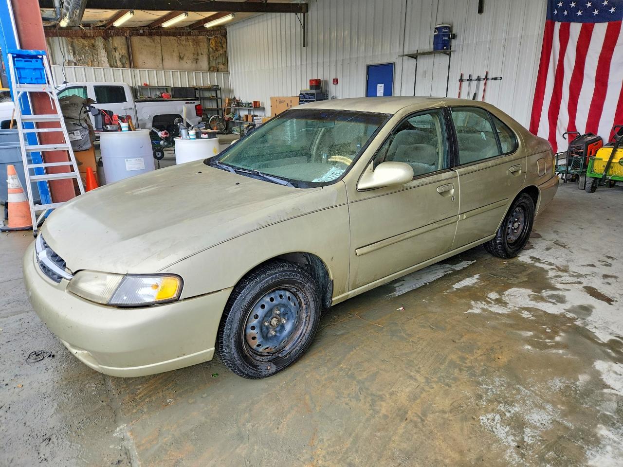 Salvage Nissan Altima Image