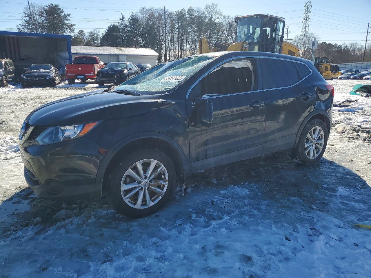 Salvage Nissan Rogue Image