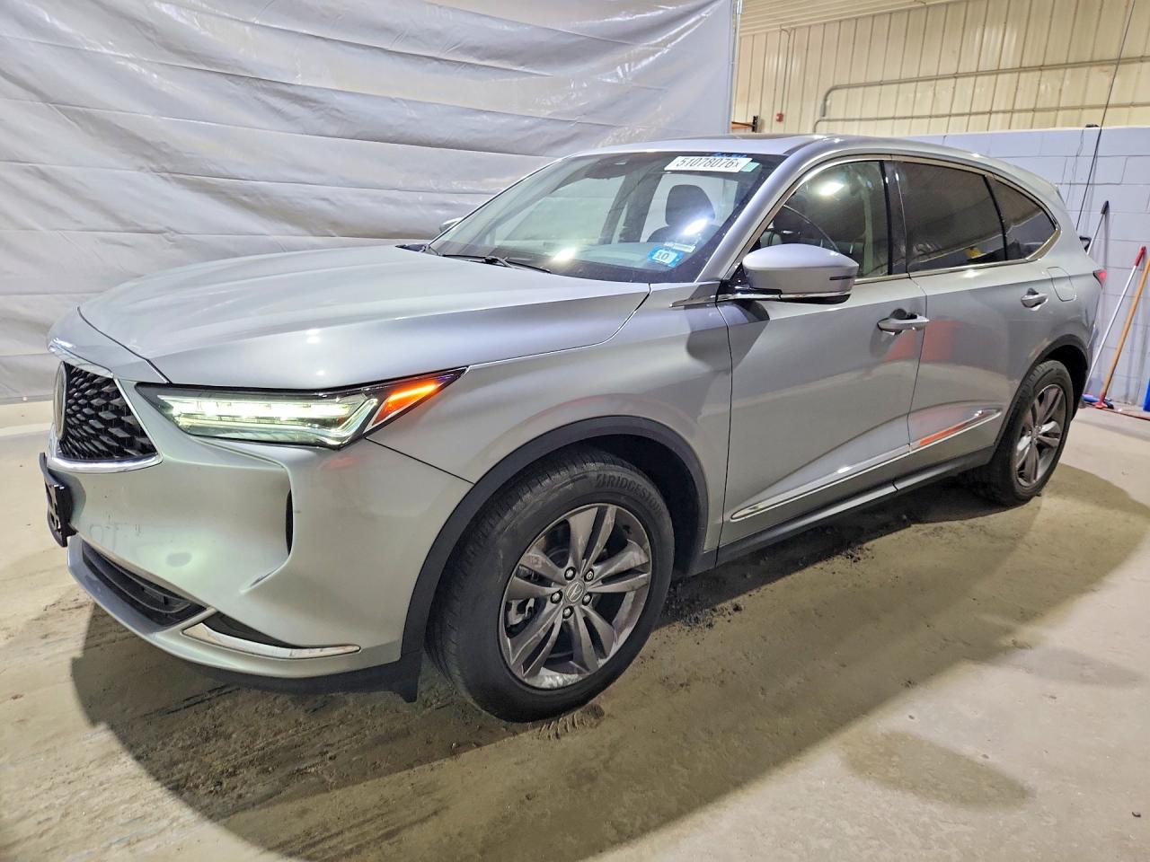 Salvage Acura MDX Image