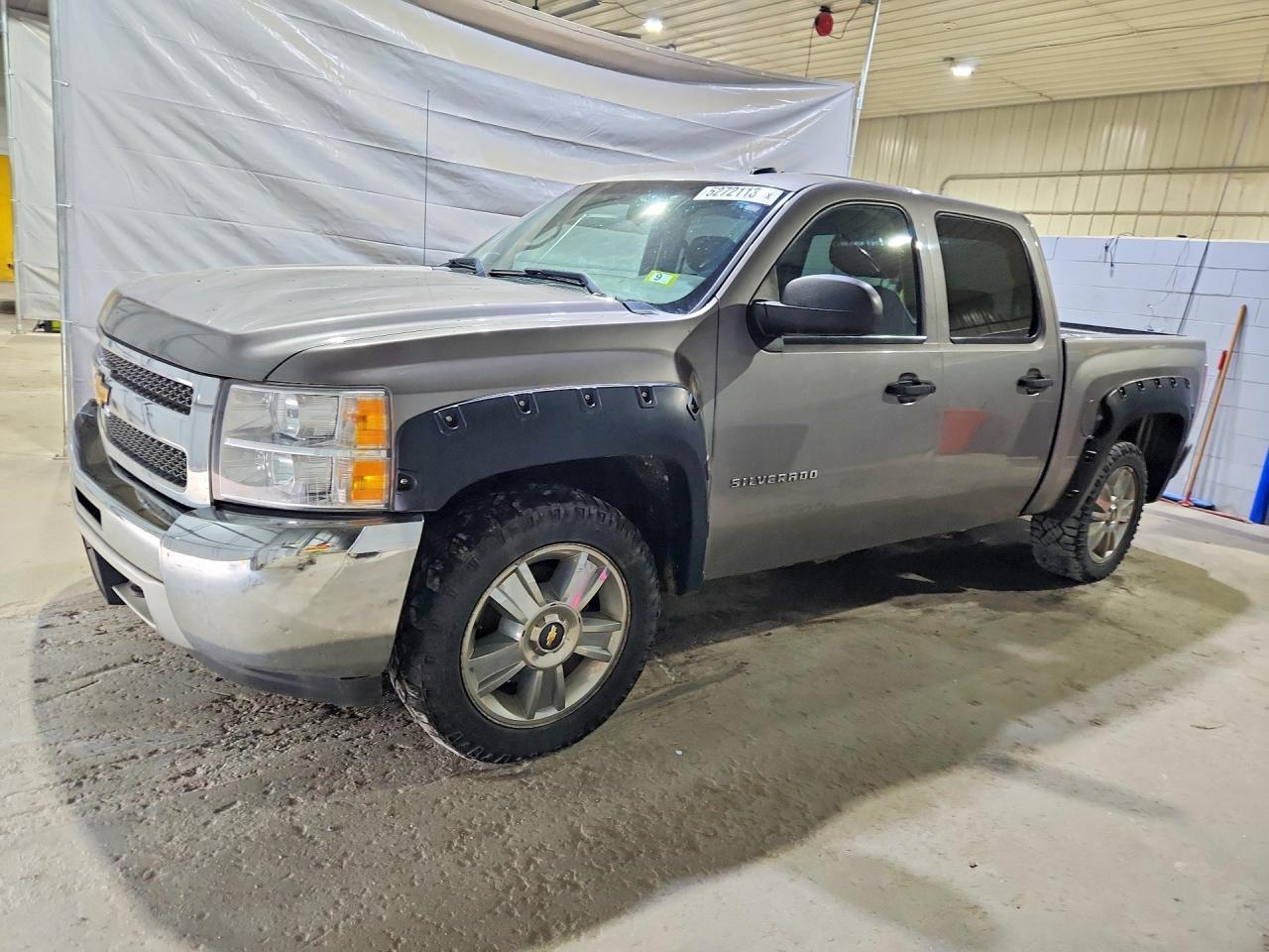 Salvage Chevrolet Silverado Image