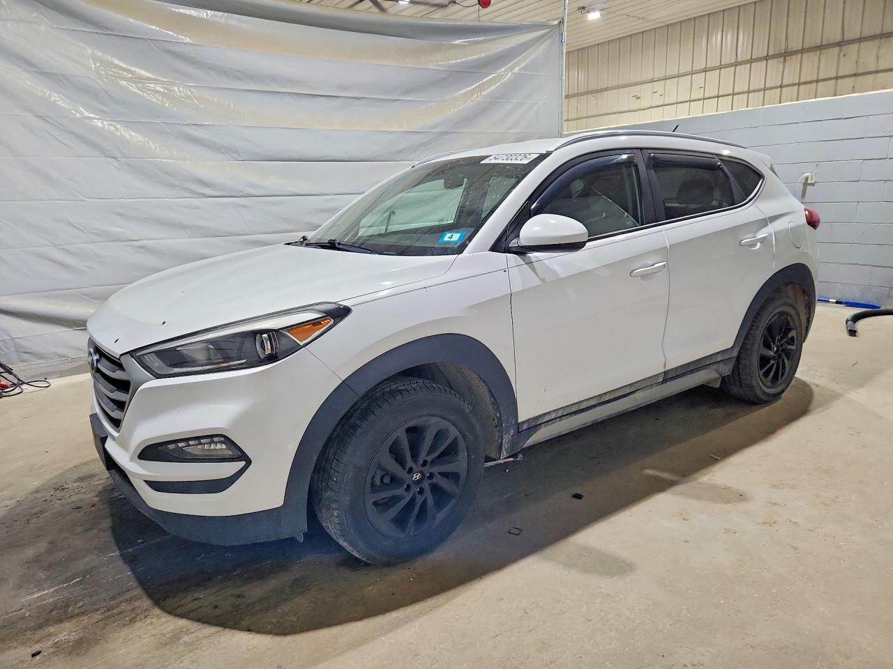 Salvage Hyundai TUCSON Image
