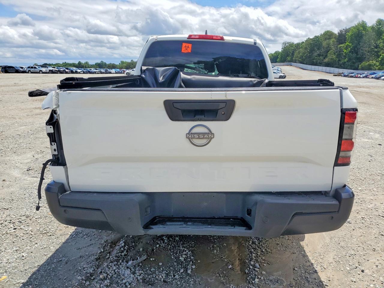 Nissan Frontier S