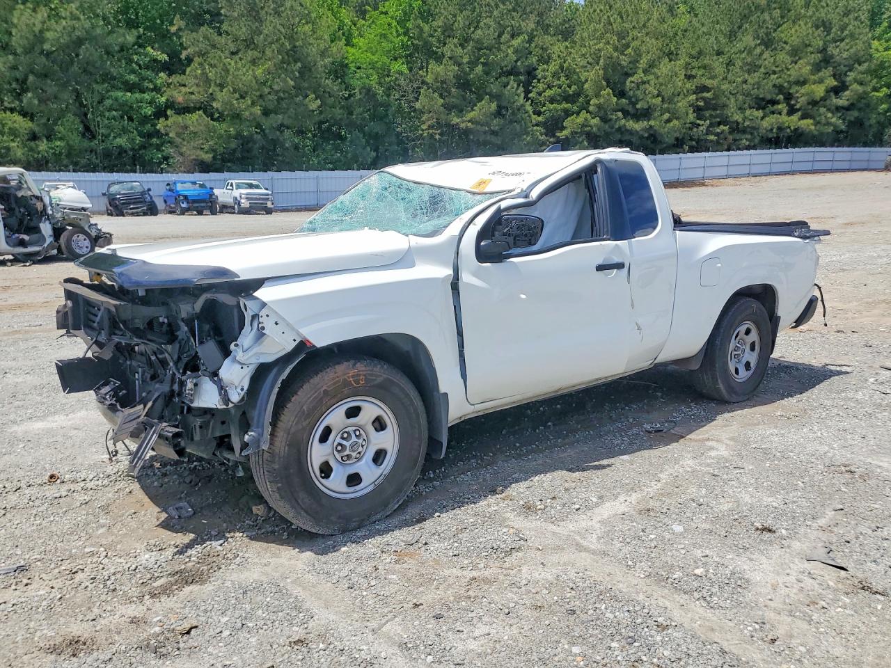 Salvage Nissan Frontier Image