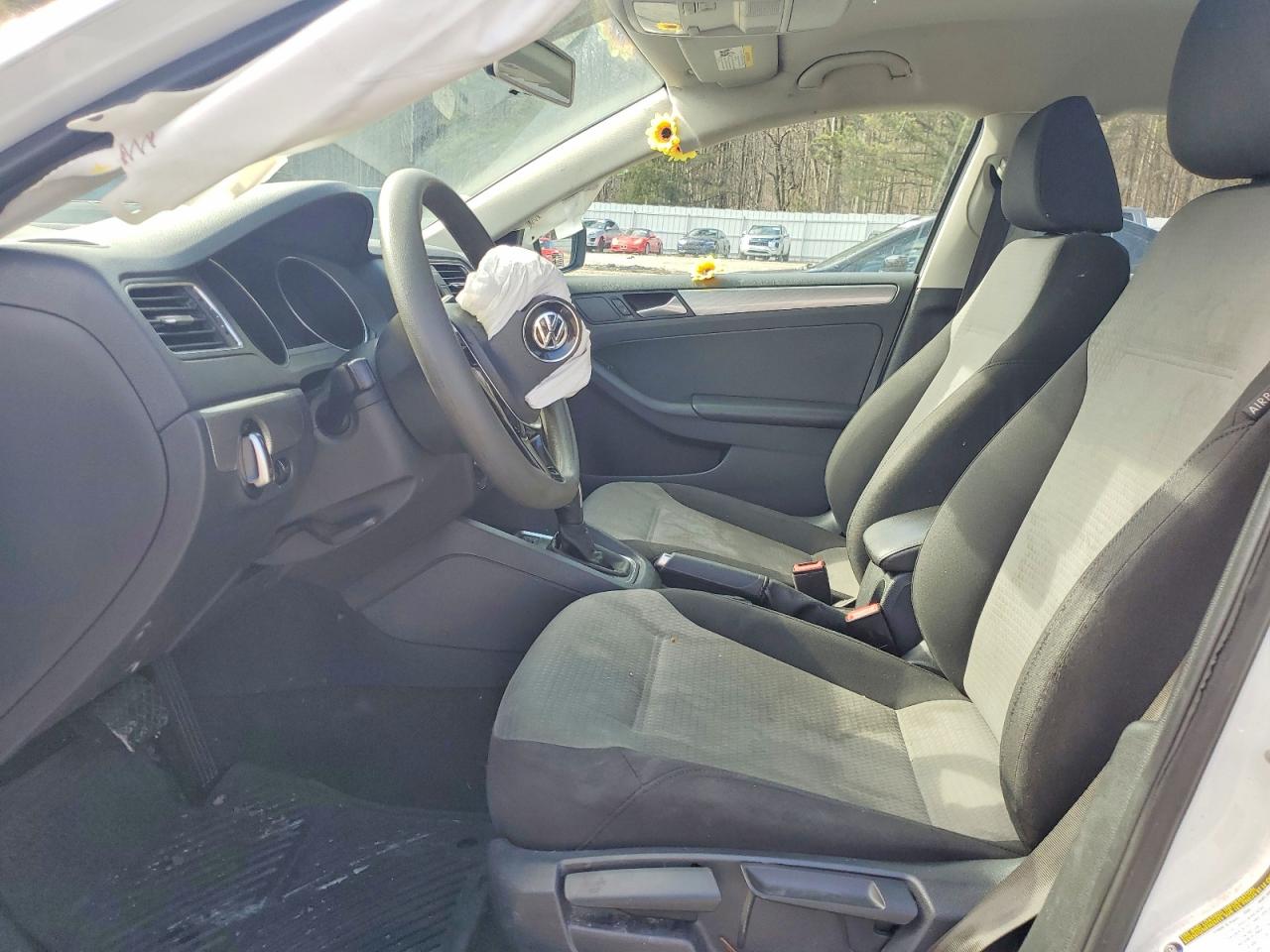 Volkswagen Jetta S