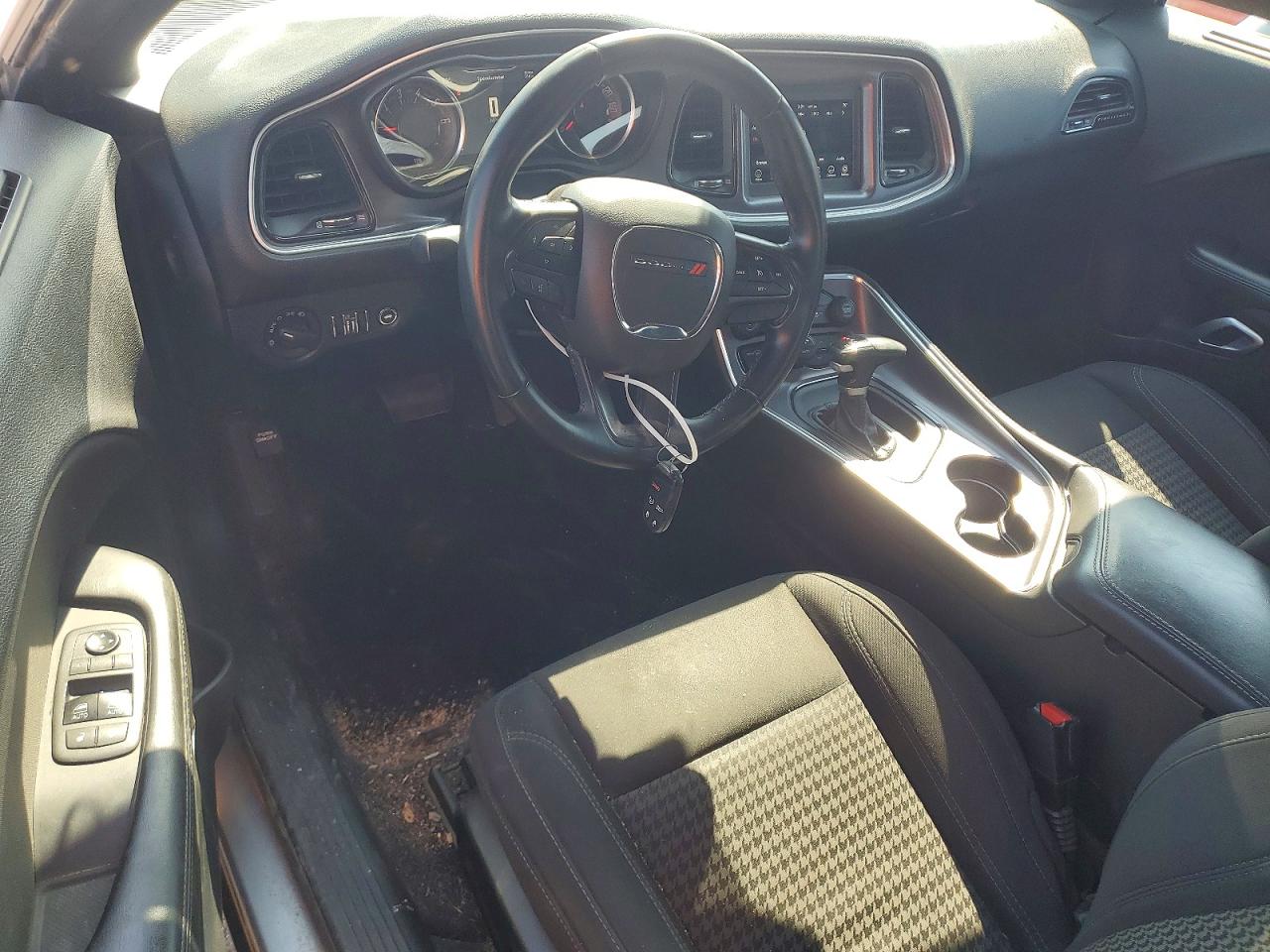 Dodge Challenger Sxt