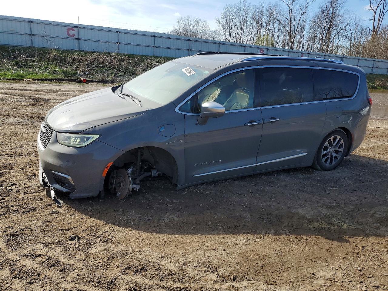 Salvage Chrysler Pacifica Image