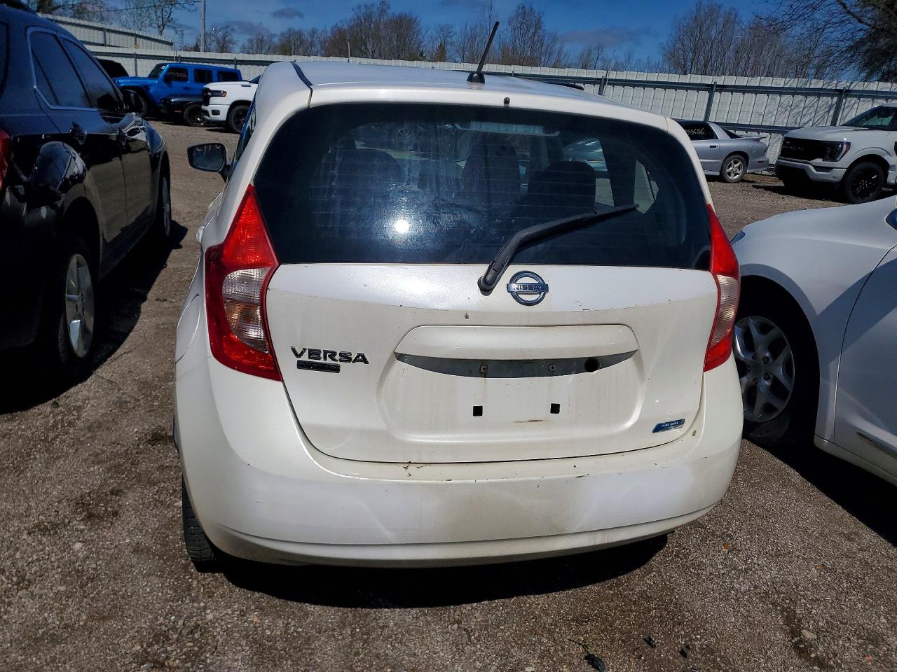 Nissan Versa S Plus