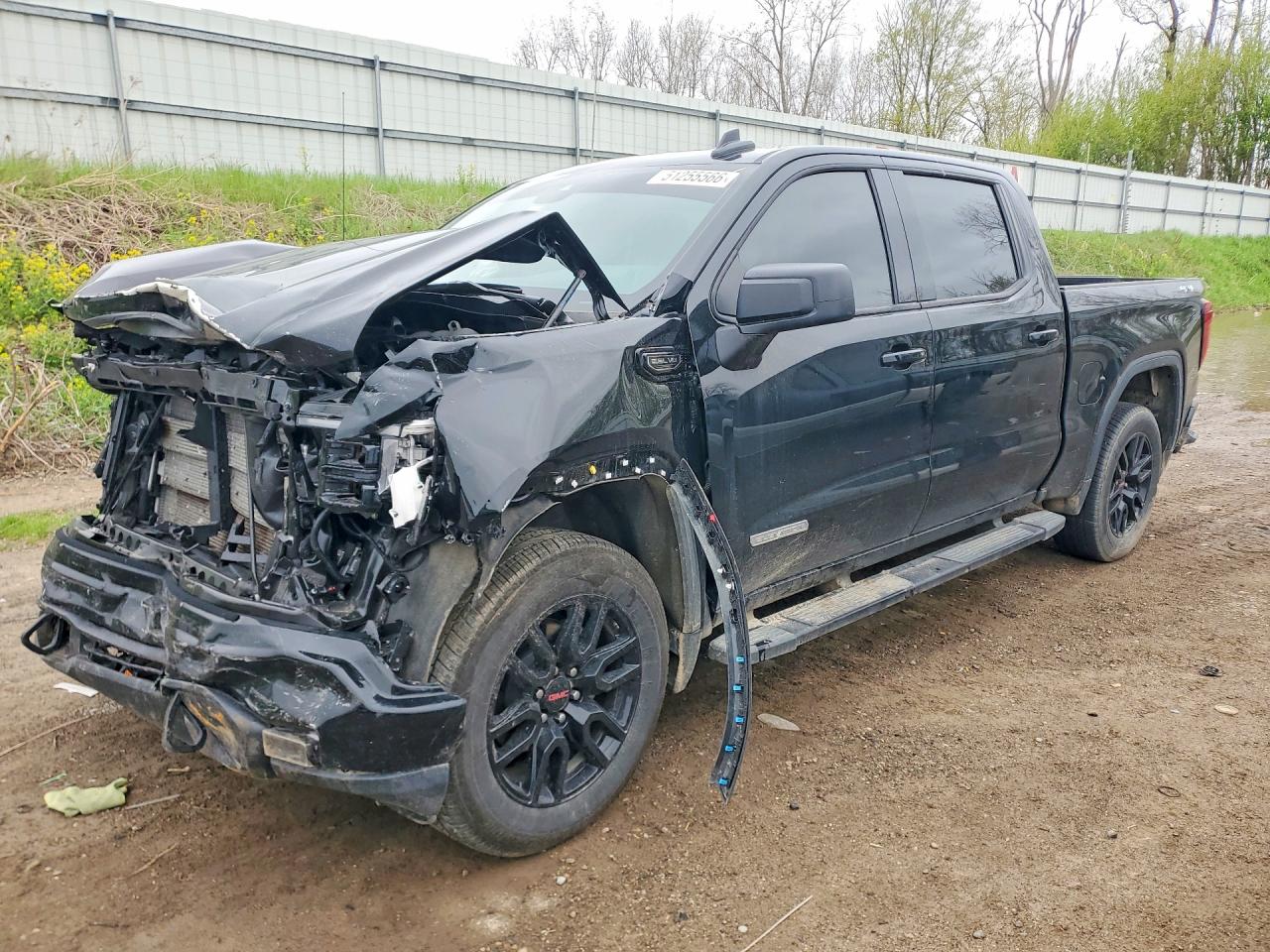 Salvage GMC Sierra Image