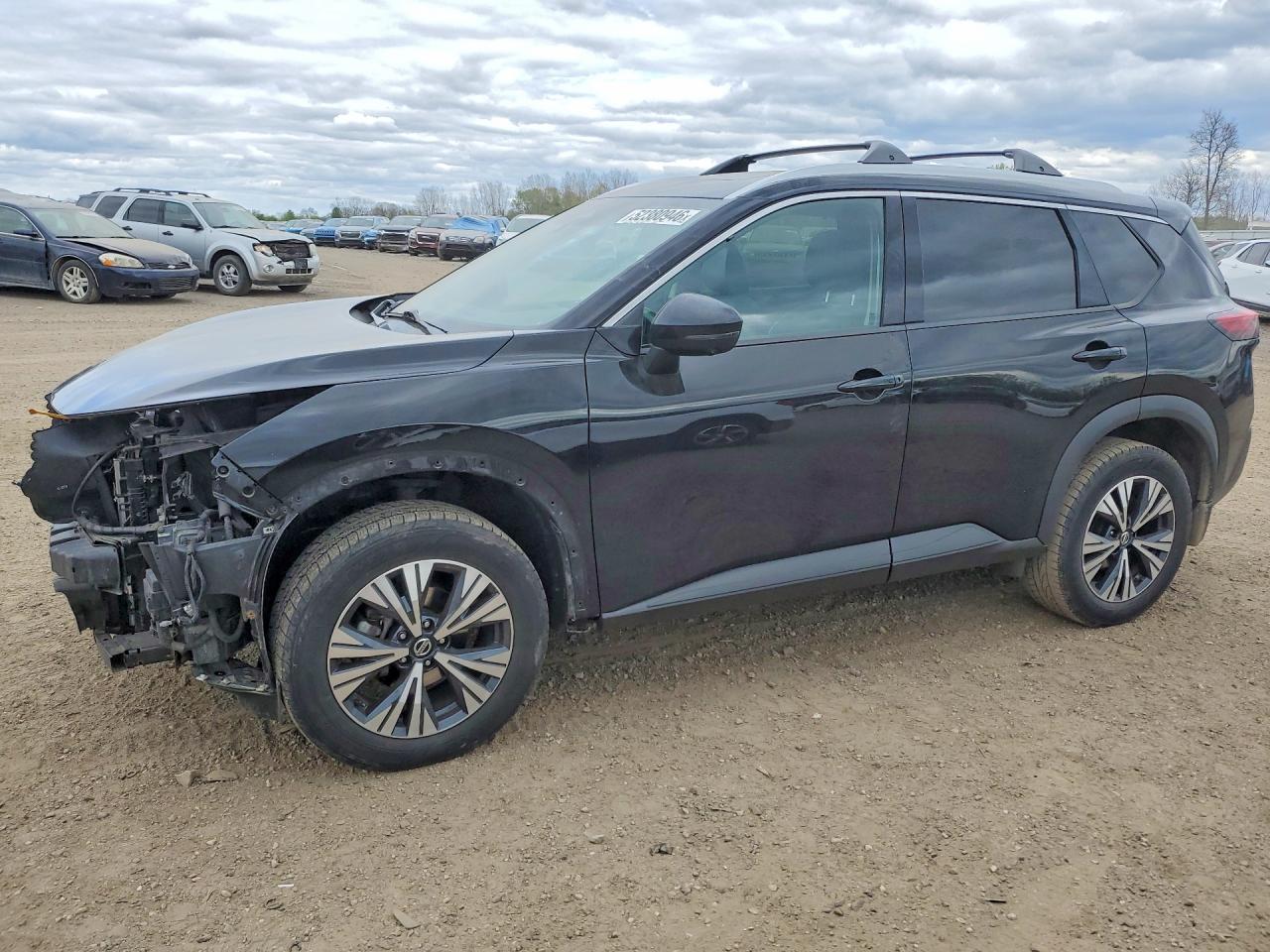 Salvage Nissan Rogue Image