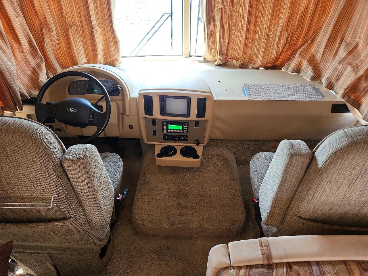 Winnebago F-550