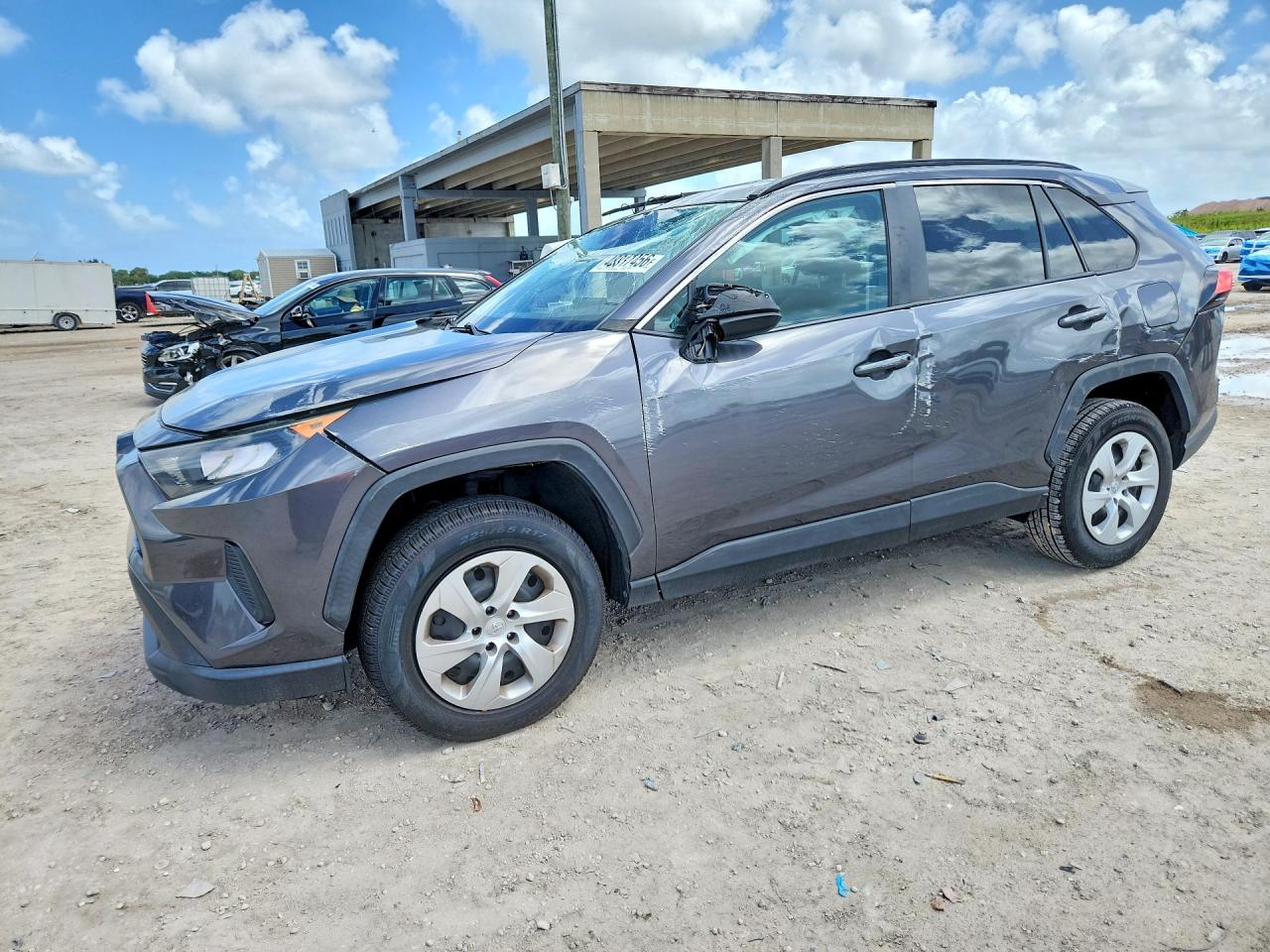 Salvage Toyota RAV4 Image