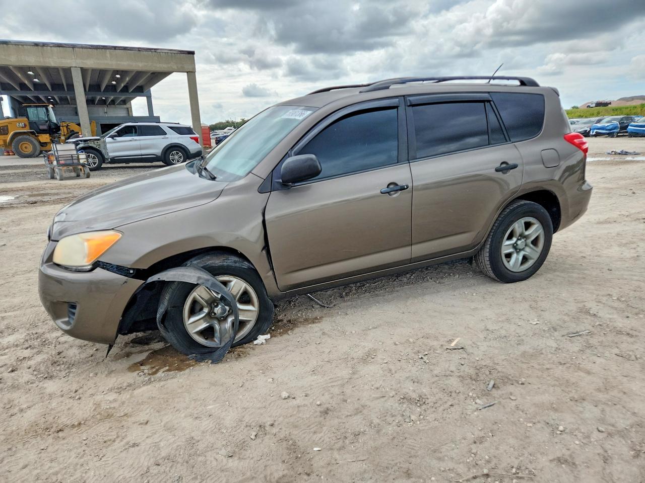 Salvage Toyota RAV4 Image