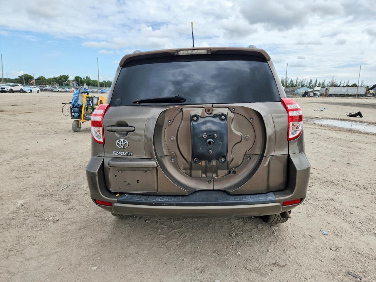 Toyota RAV4 Base