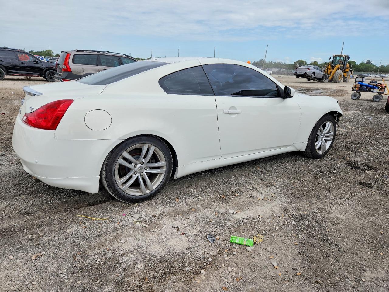 INFINITI G37 Base