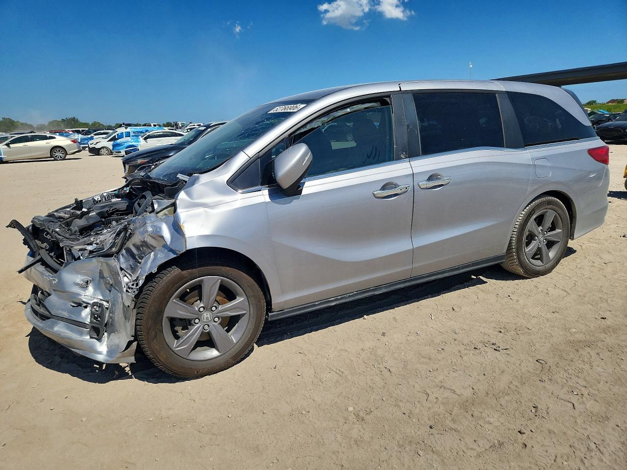 Salvage Honda Odyssey Image