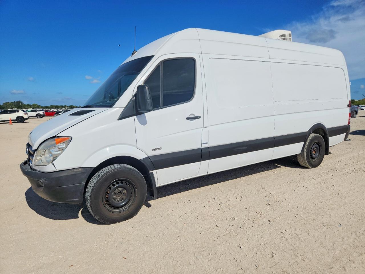 Salvage Mercedes-Benz Sprinter Image