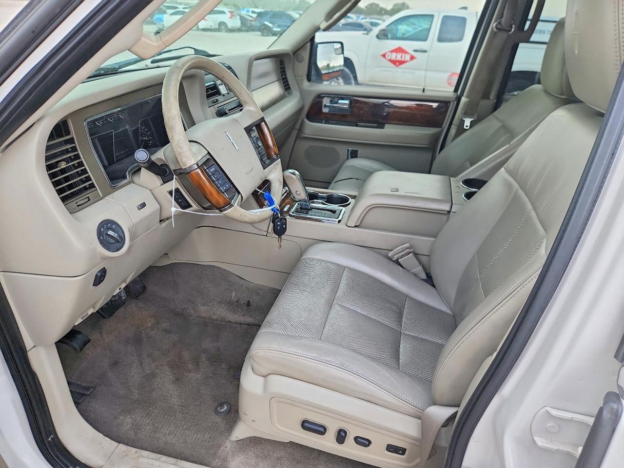 Lincoln Navigator