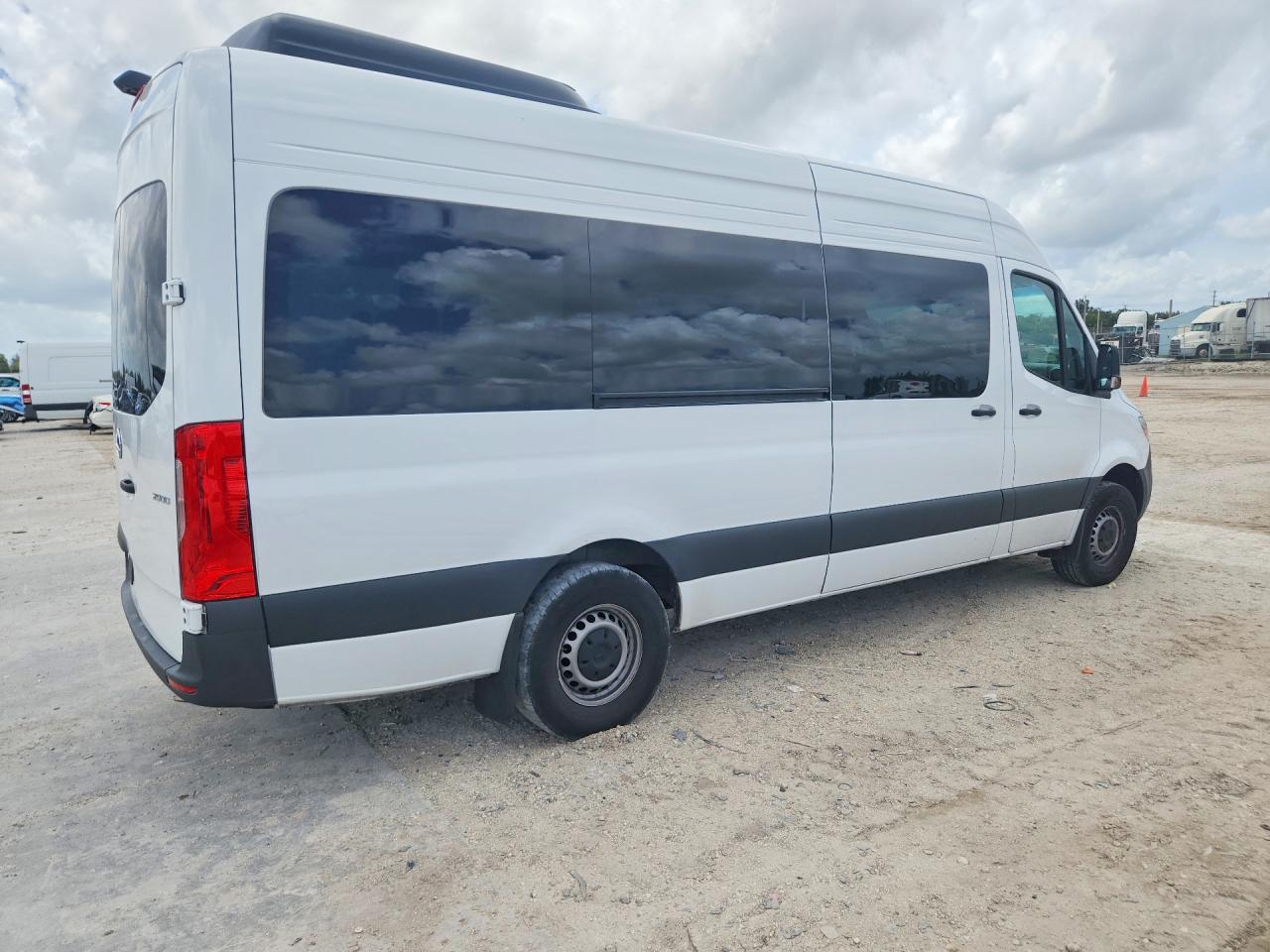 Mercedes-Benz Sprinter 2500