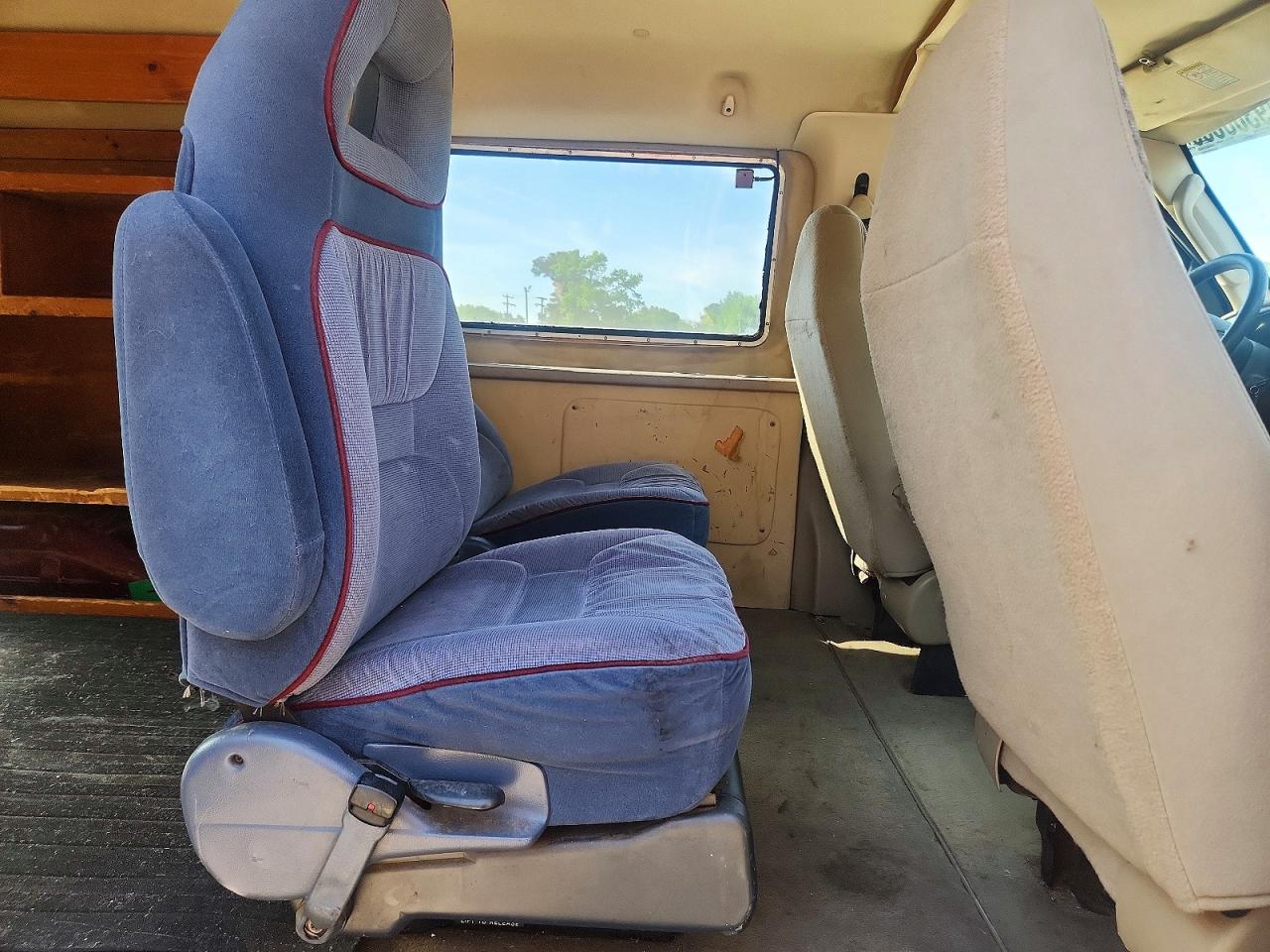 Ford Econoline E150 Van