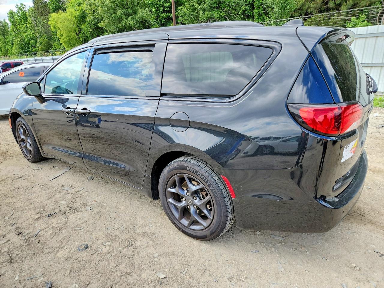Chrysler Pacifica Touring L
