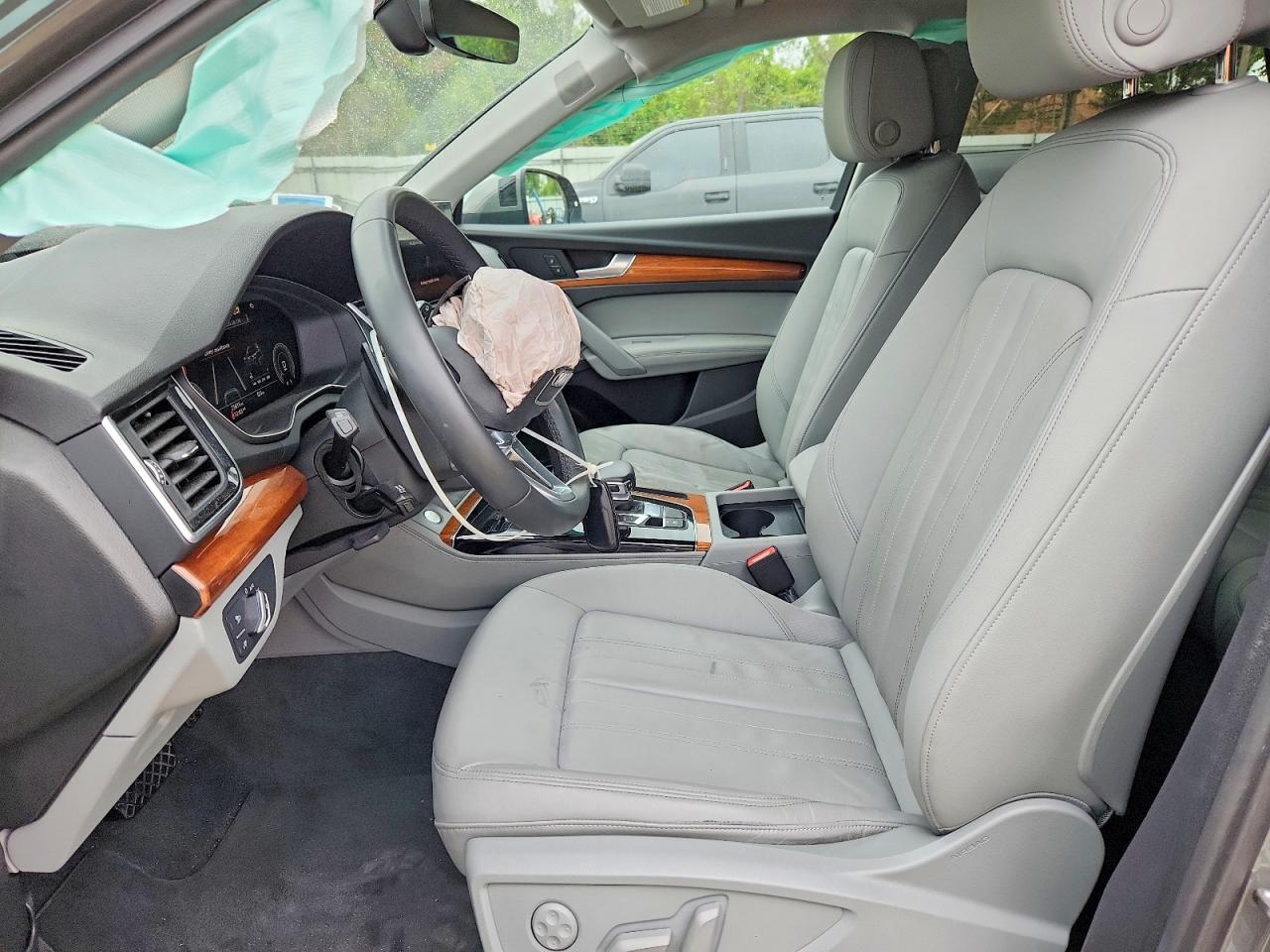 Audi Q5 Premium Plus 45