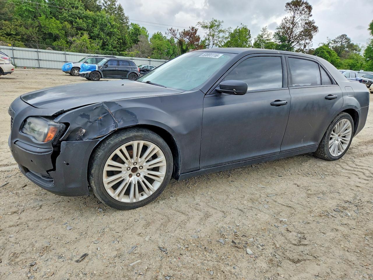 Salvage Chrysler 300 Image