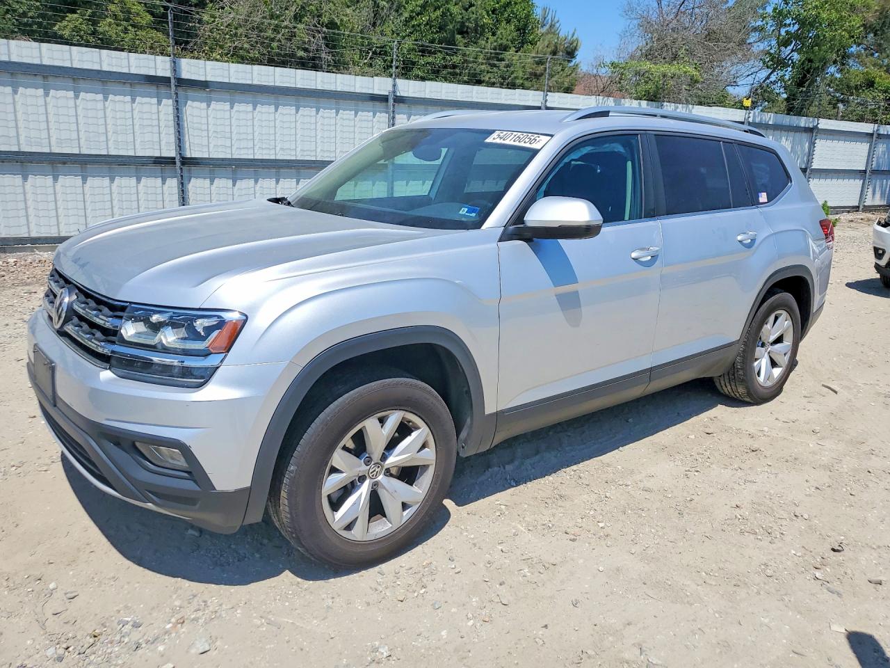Salvage Volkswagen Atlas Image