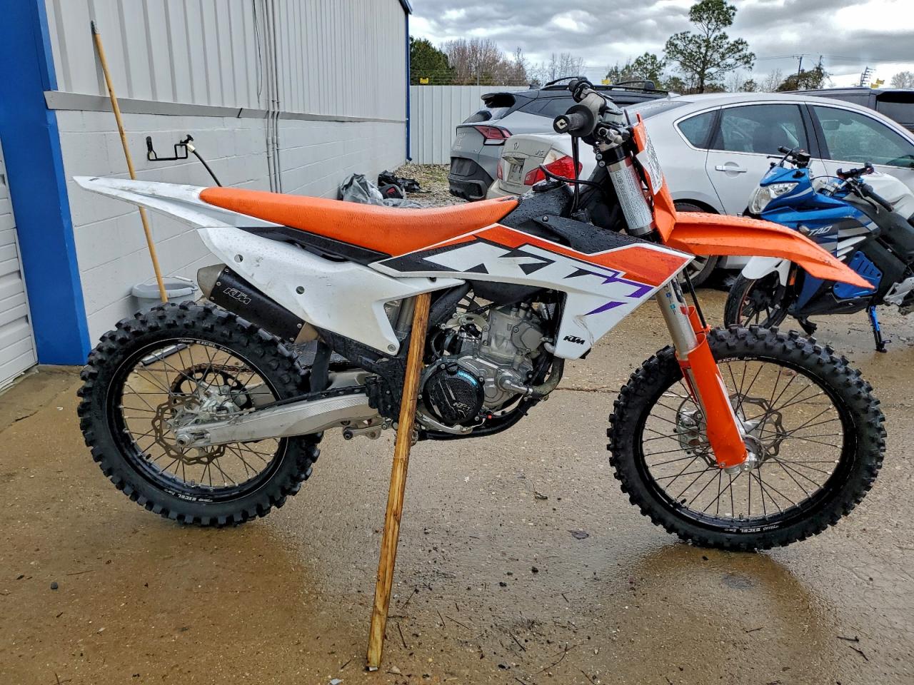 Salvage KTM Motorcycle Image