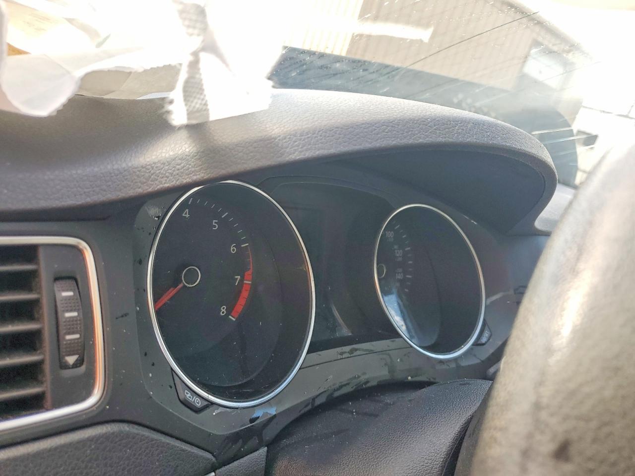 Volkswagen Jetta S