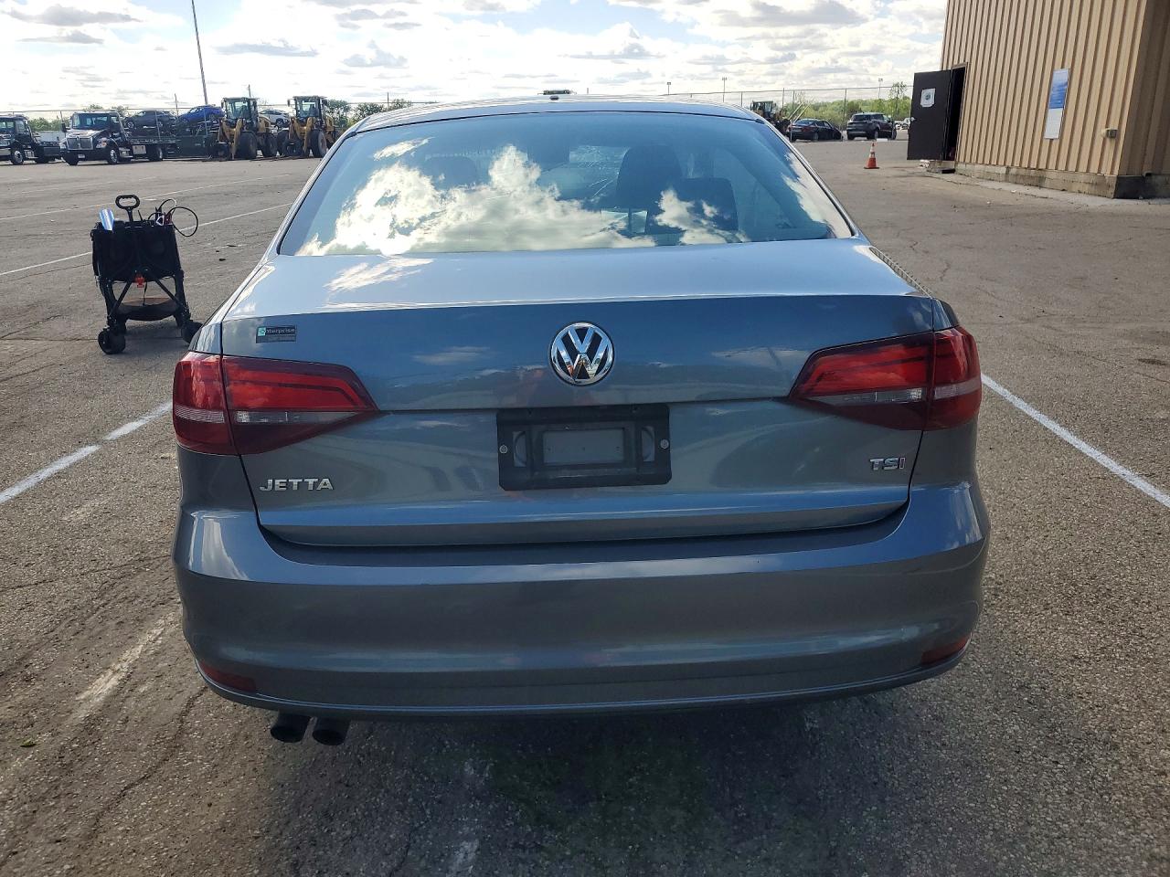 Volkswagen Jetta S