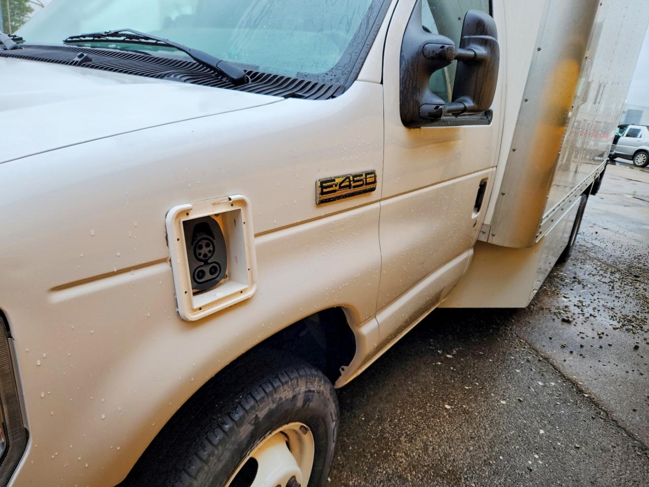 Salvage Ford Econoline Image