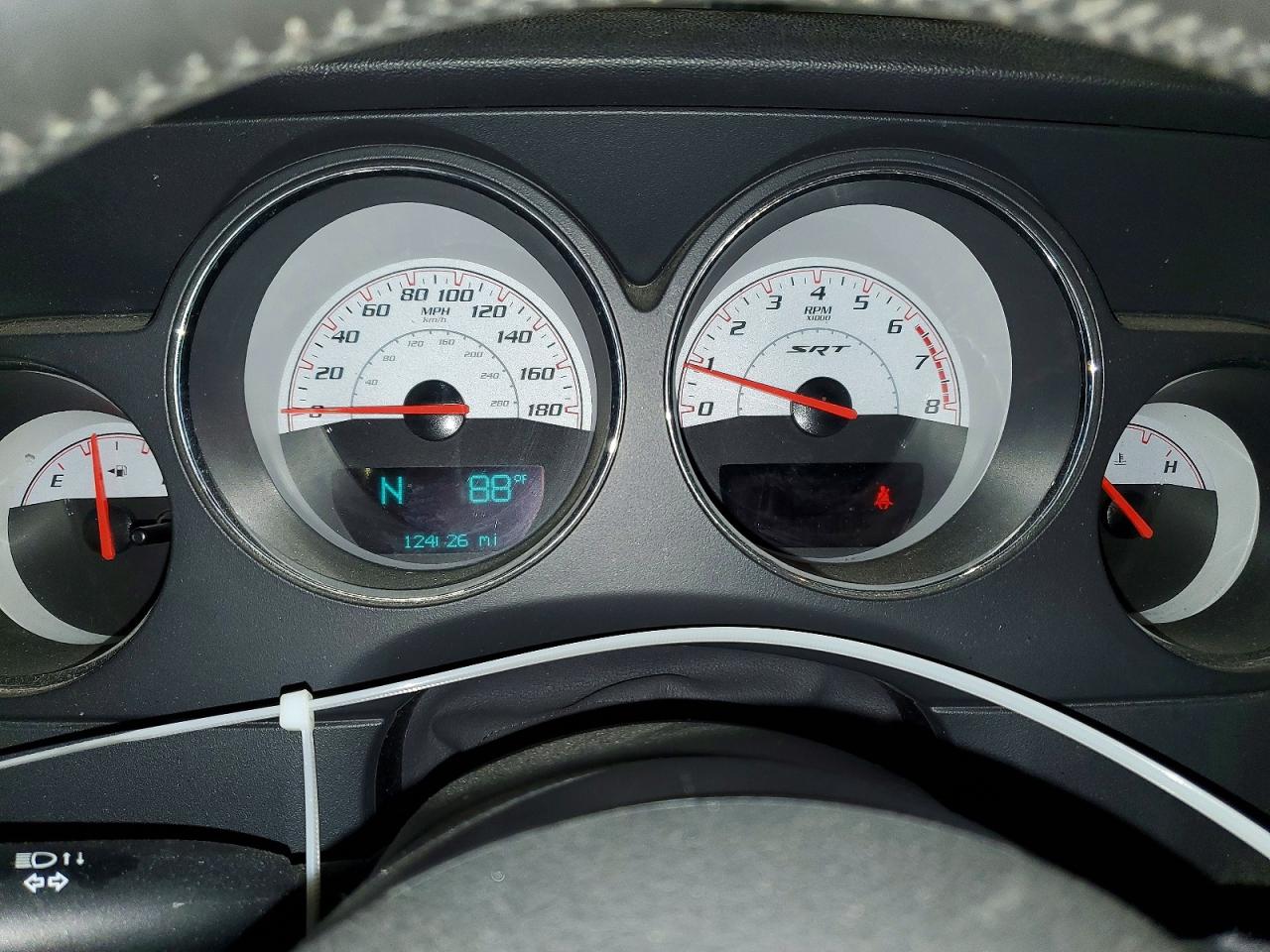 Dodge Challenger Srt-8