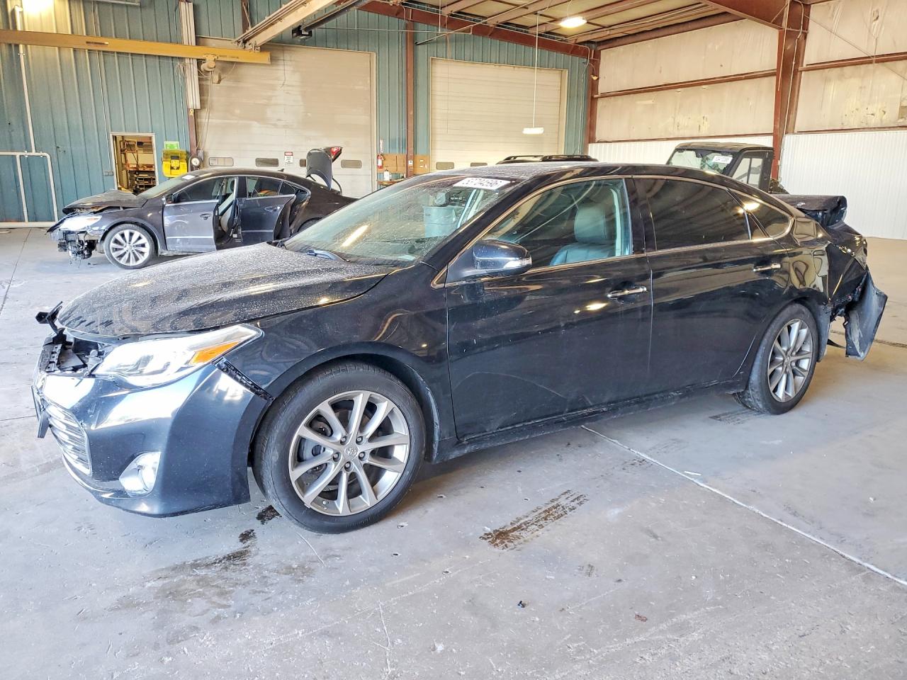 Salvage Toyota Avalon Image