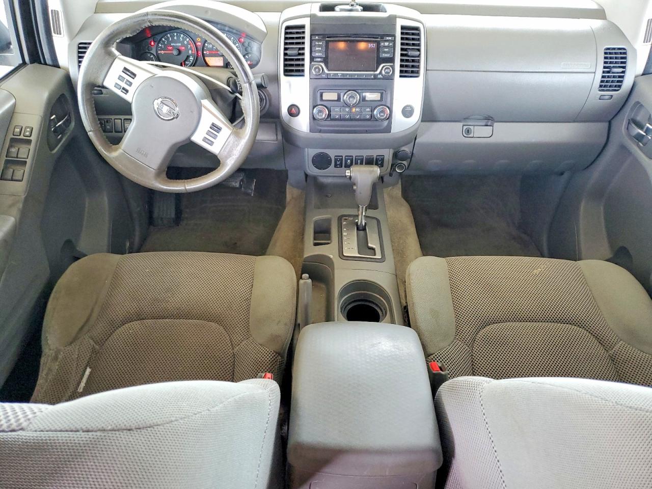 Nissan Frontier Sv