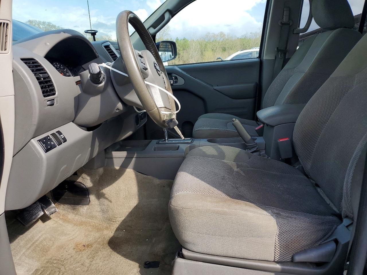 Nissan Frontier Sv