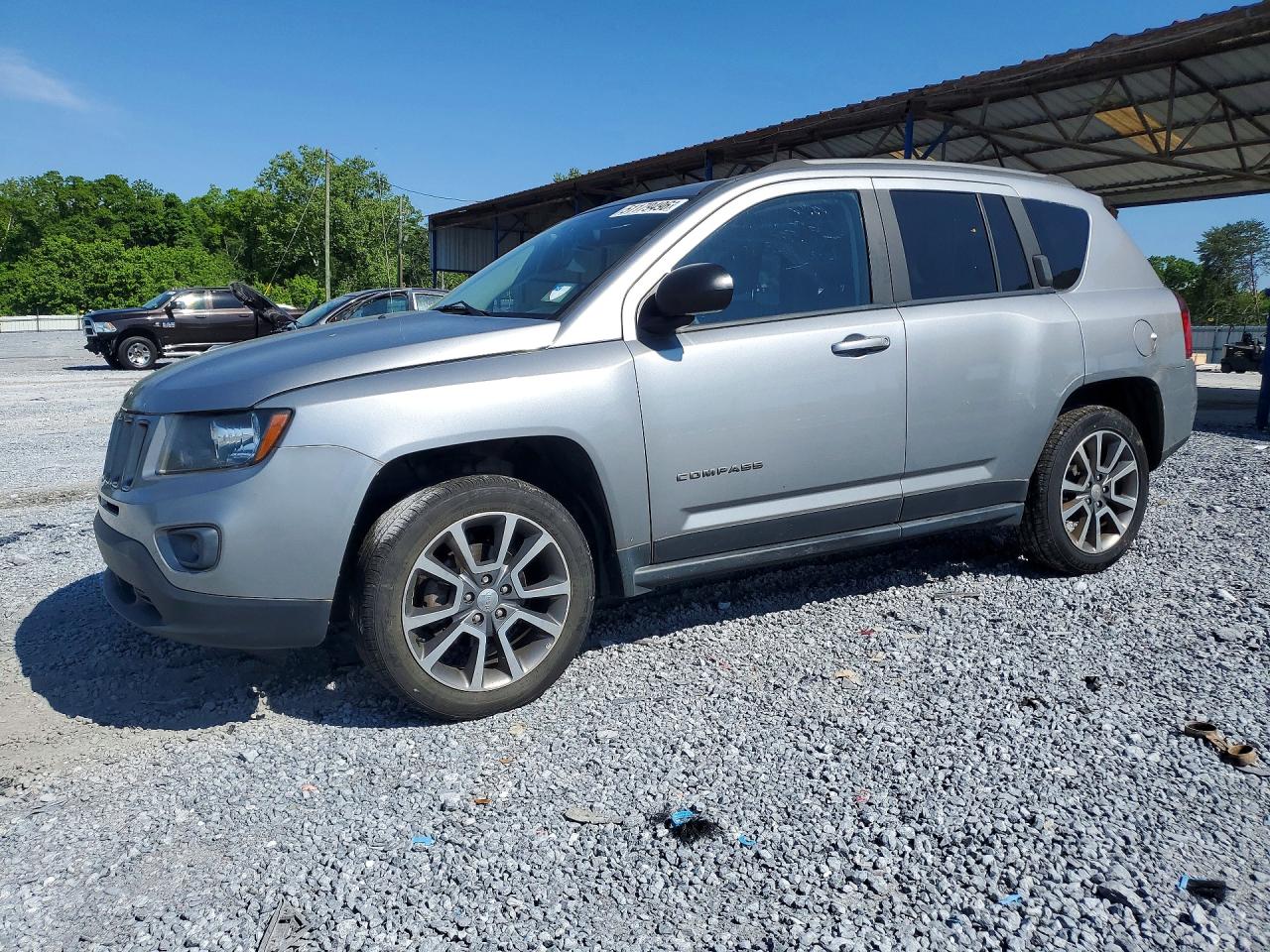Salvage Jeep Compass Image