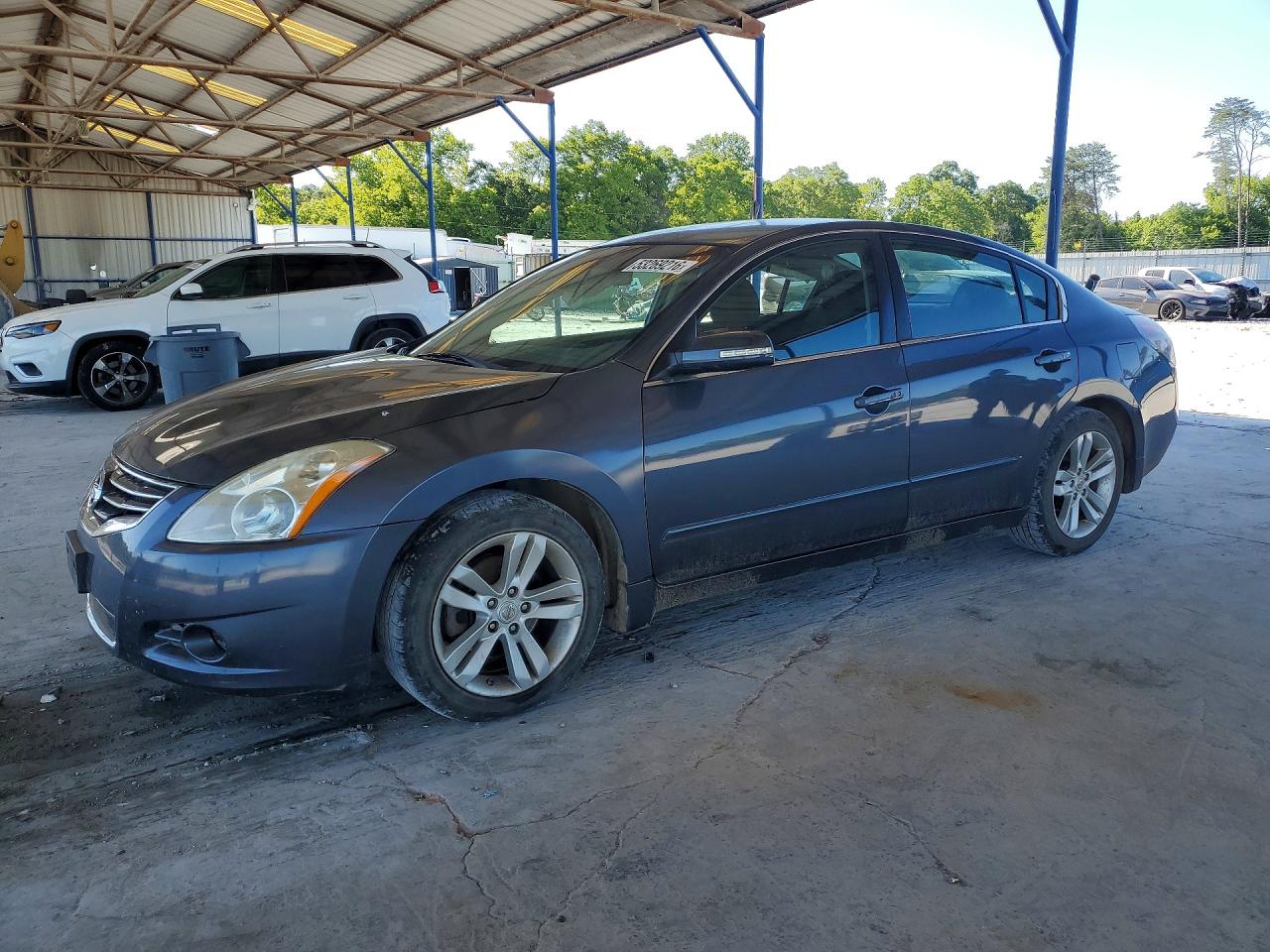 Salvage Nissan Altima Image