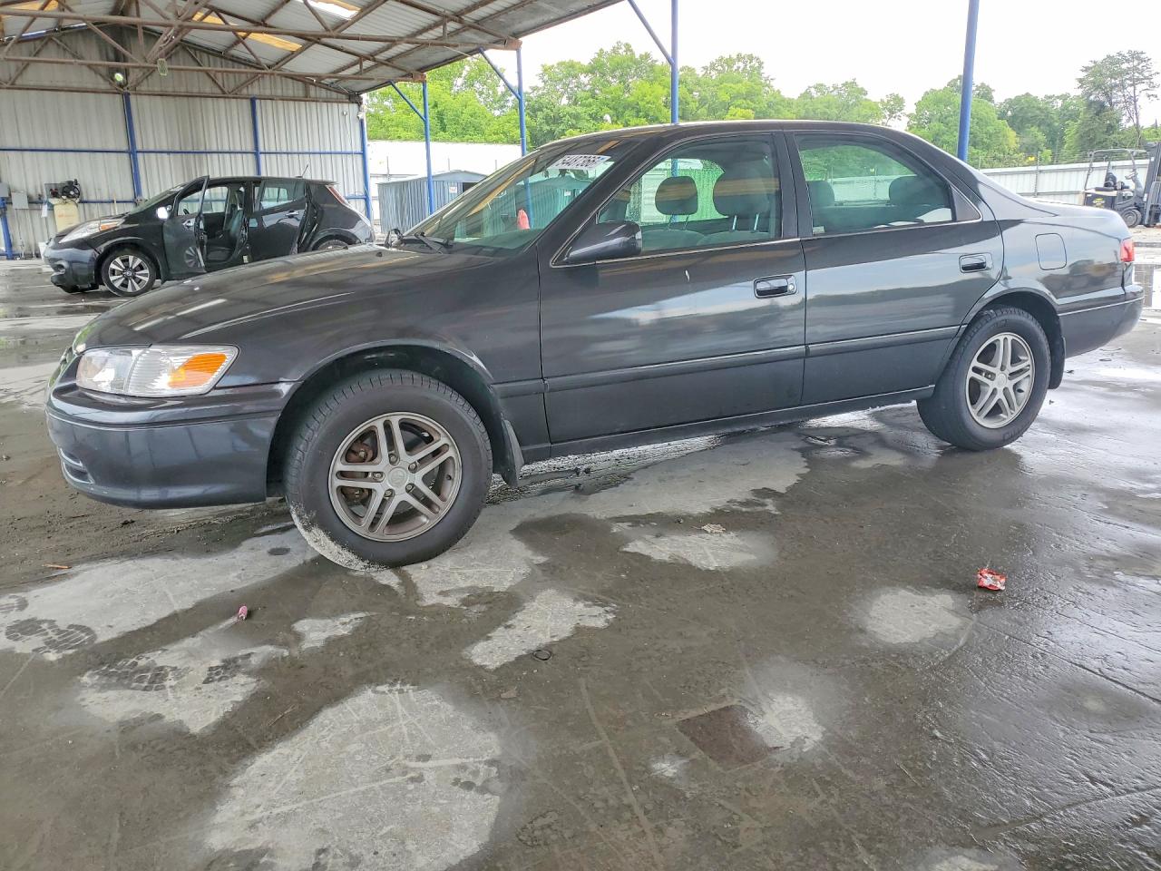 Salvage Toyota Camry Image