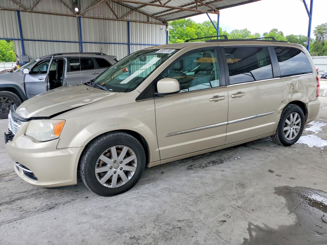 Salvage Chrysler Minivan Image