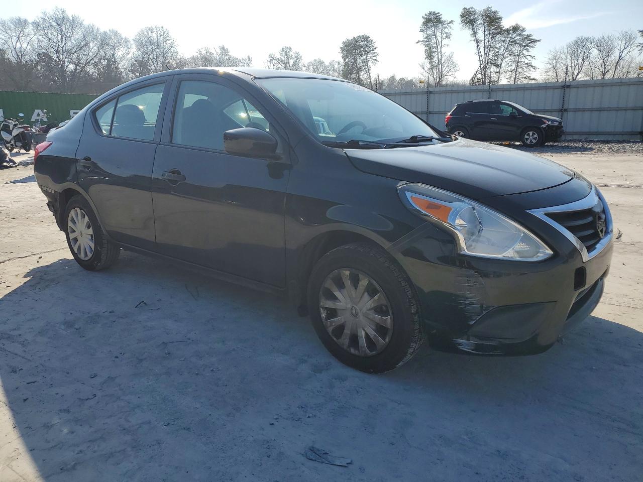 Nissan Versa S