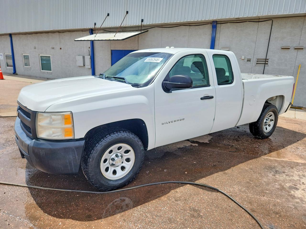 Salvage Chevrolet Silverado Image