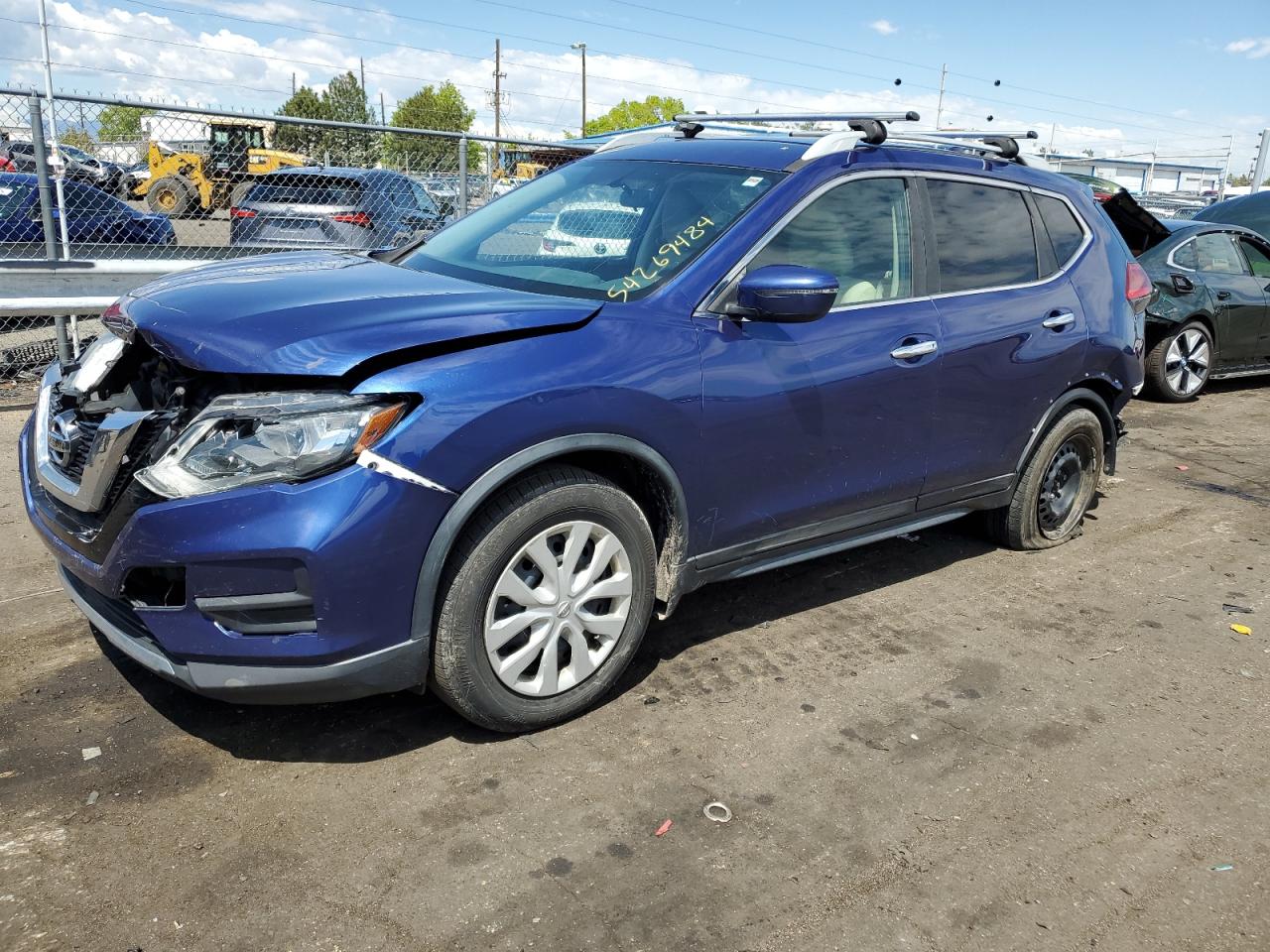 Salvage Nissan Rogue Image