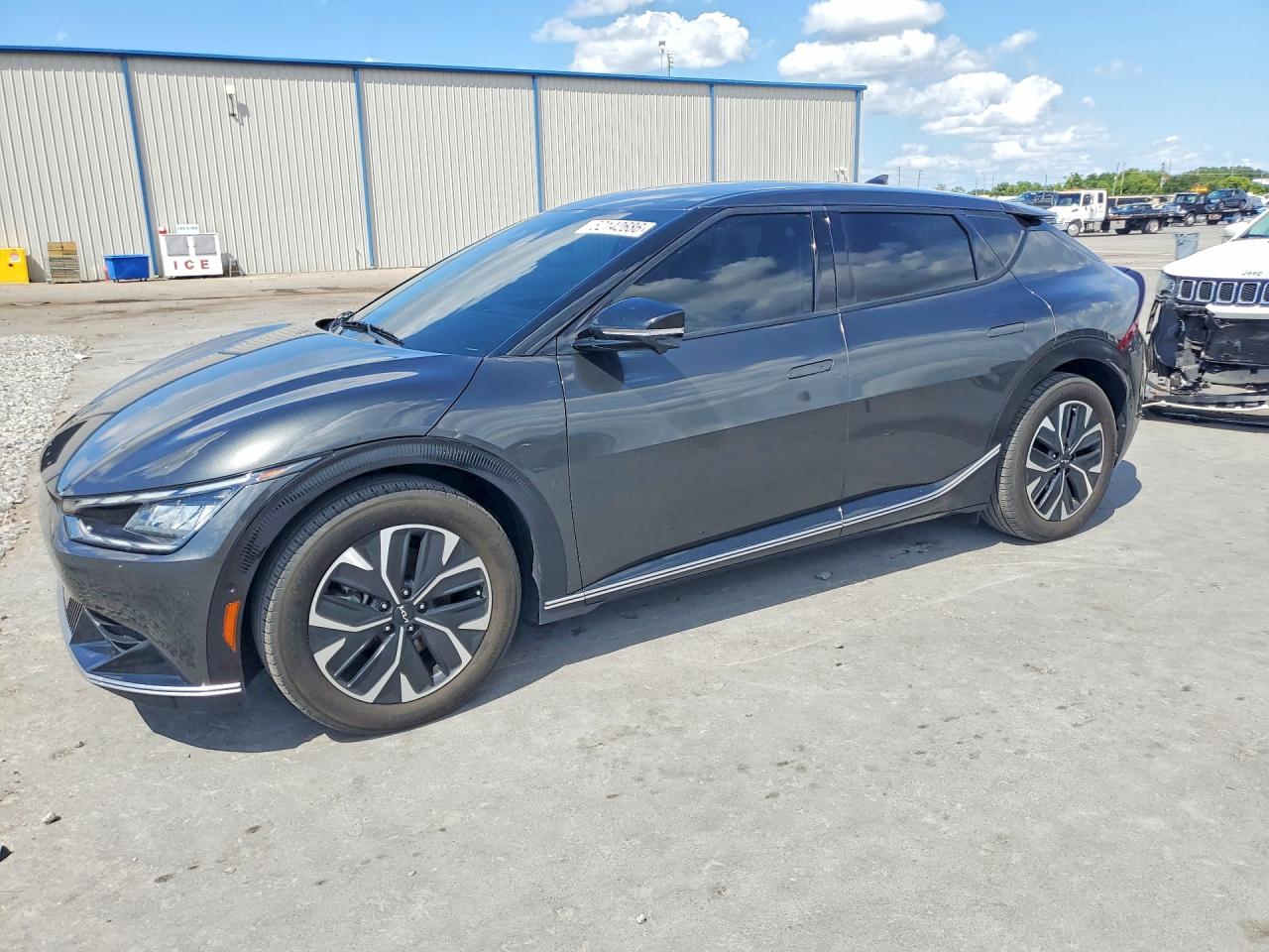 Salvage Kia EV6 Image