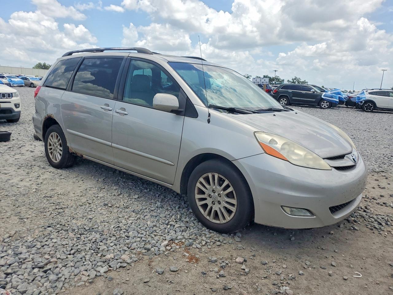 Toyota Sienna Xle