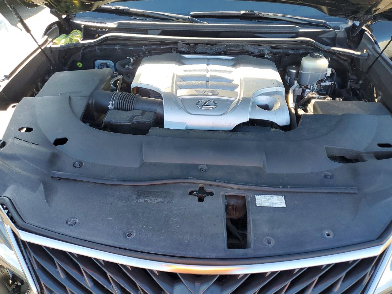Lexus Lx 570 Thr Three-row