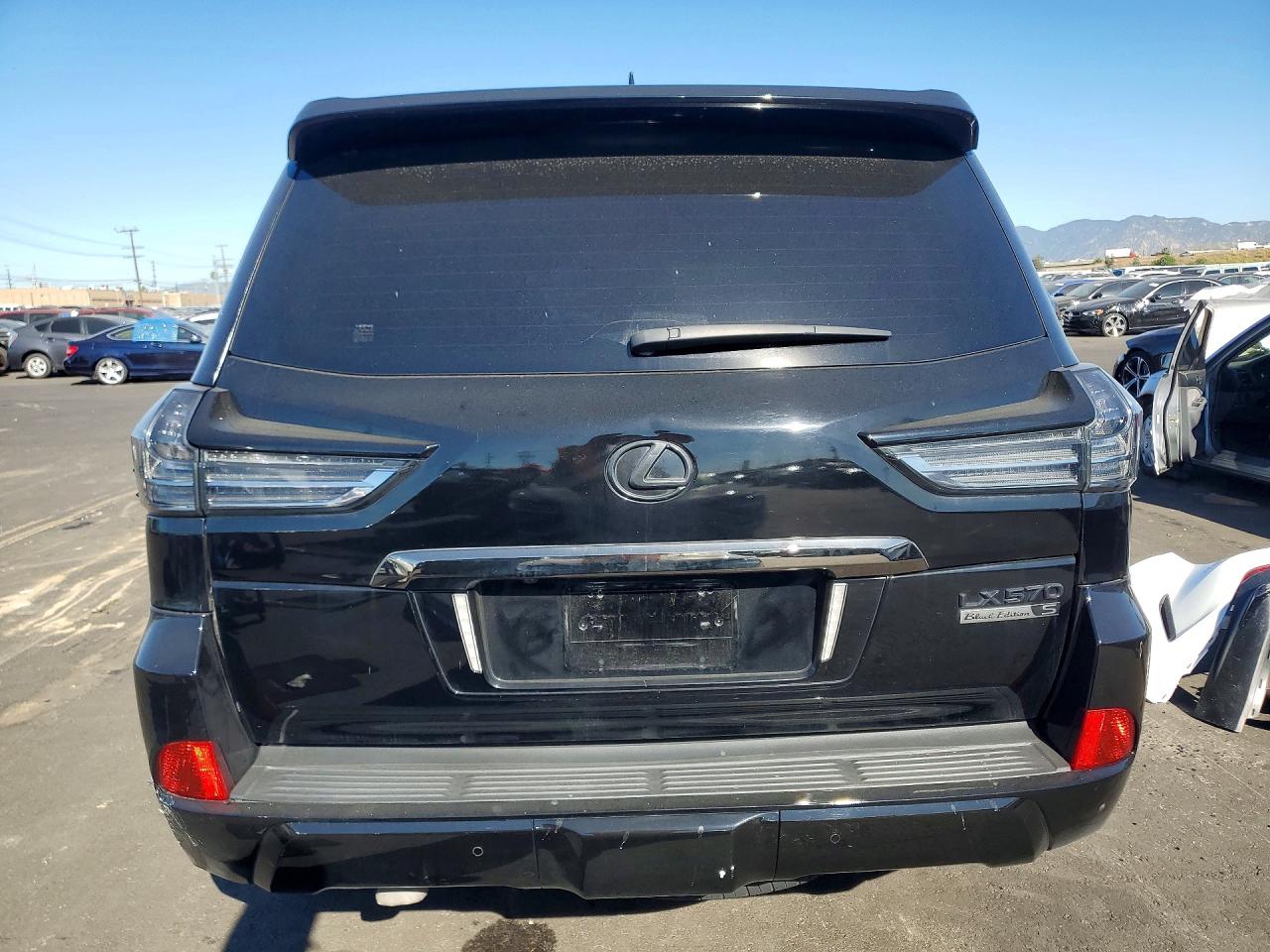 Lexus Lx 570 Thr Three-row