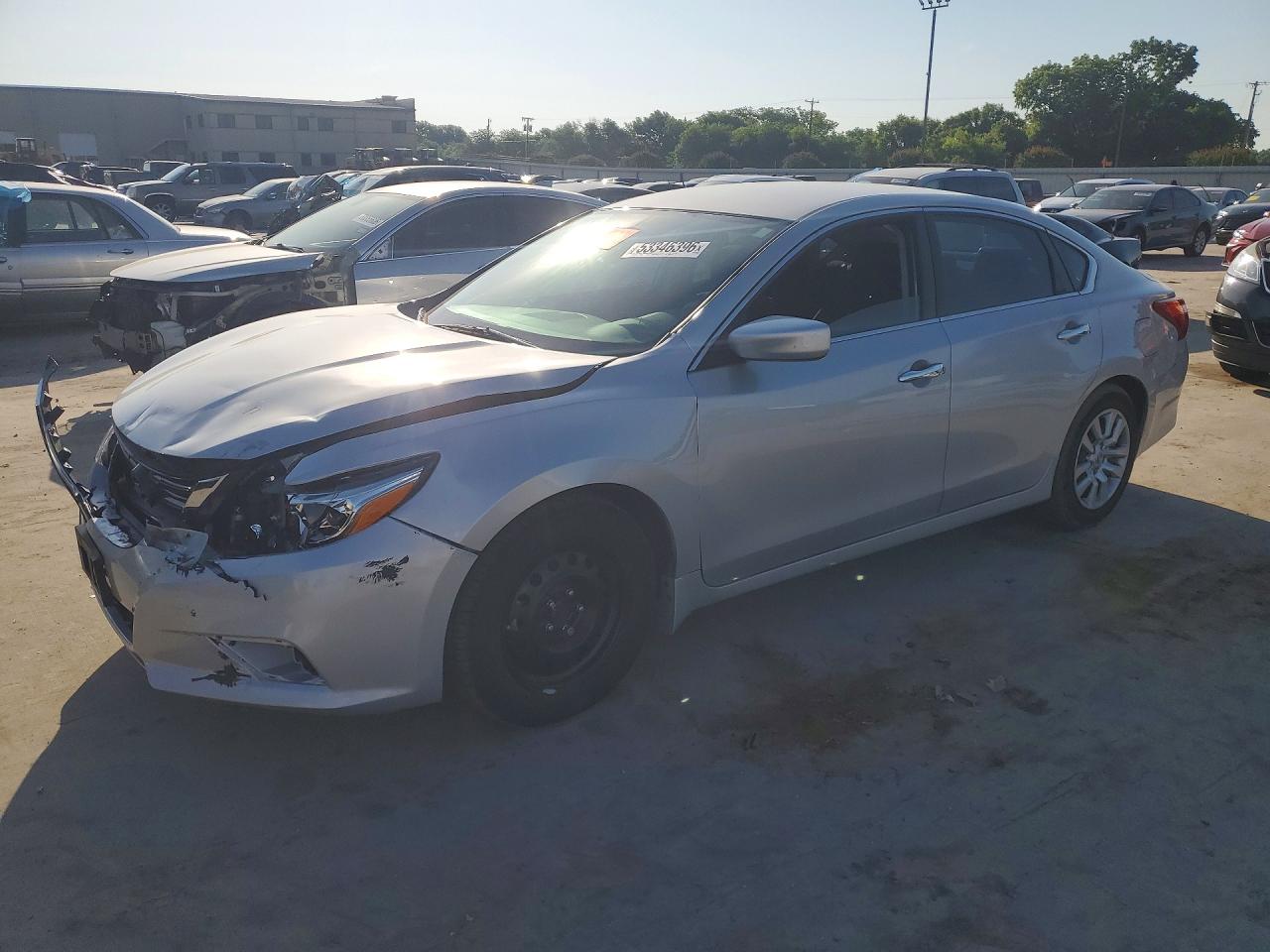 Salvage Nissan Altima Image