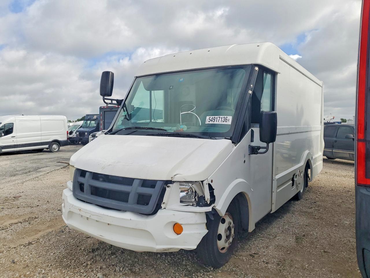 Salvage Isuzu Npr Image